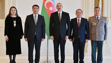 ilham-eliyev-qazaxistanin-yeni-sefirinin-etimadnamesini-qebul-edib